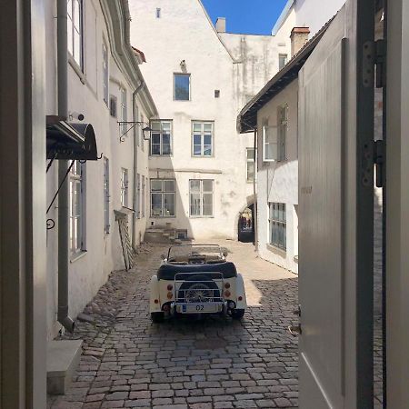 Old Bishop'S House Apartment Tallinn Exterior foto