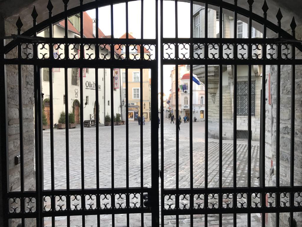 Old Bishop'S House Apartment Tallinn Exterior foto