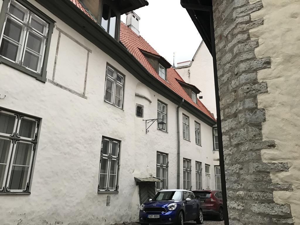 Old Bishop'S House Apartment Tallinn Exterior foto