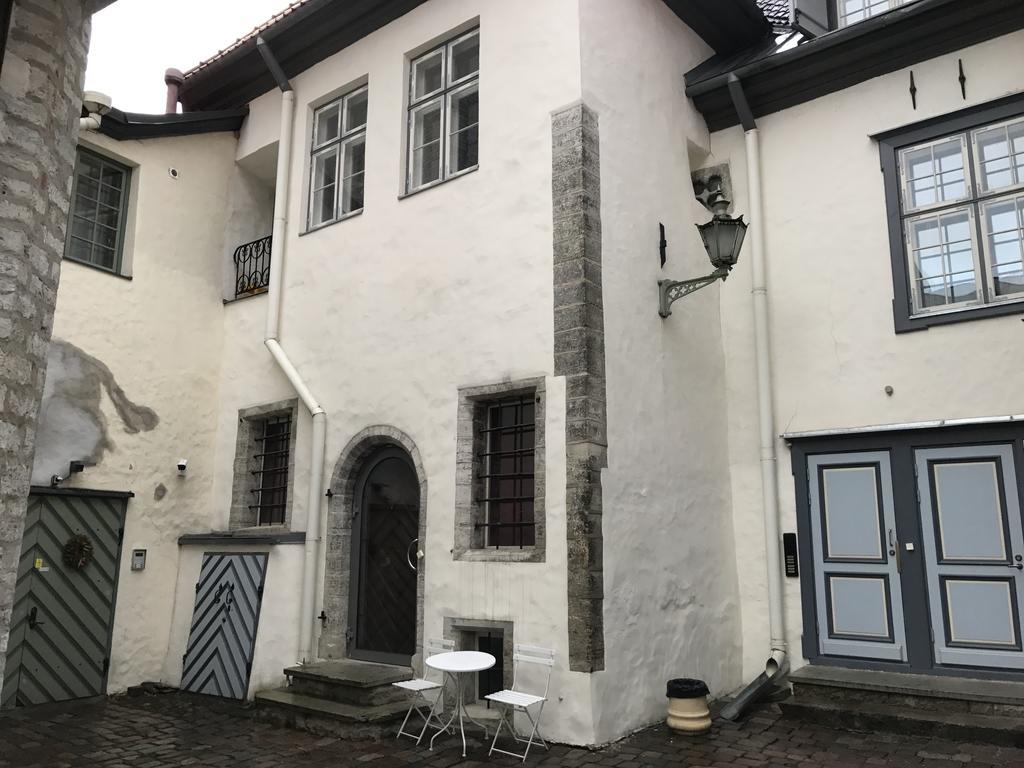 Old Bishop'S House Apartment Tallinn Exterior foto
