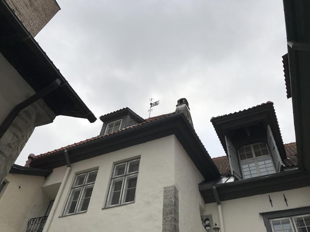 Old Bishop'S House Apartment Tallinn Exterior foto