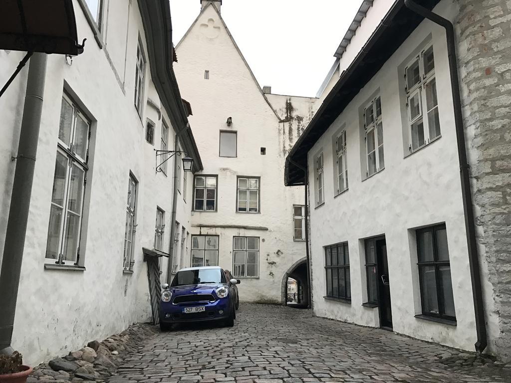Old Bishop'S House Apartment Tallinn Exterior foto