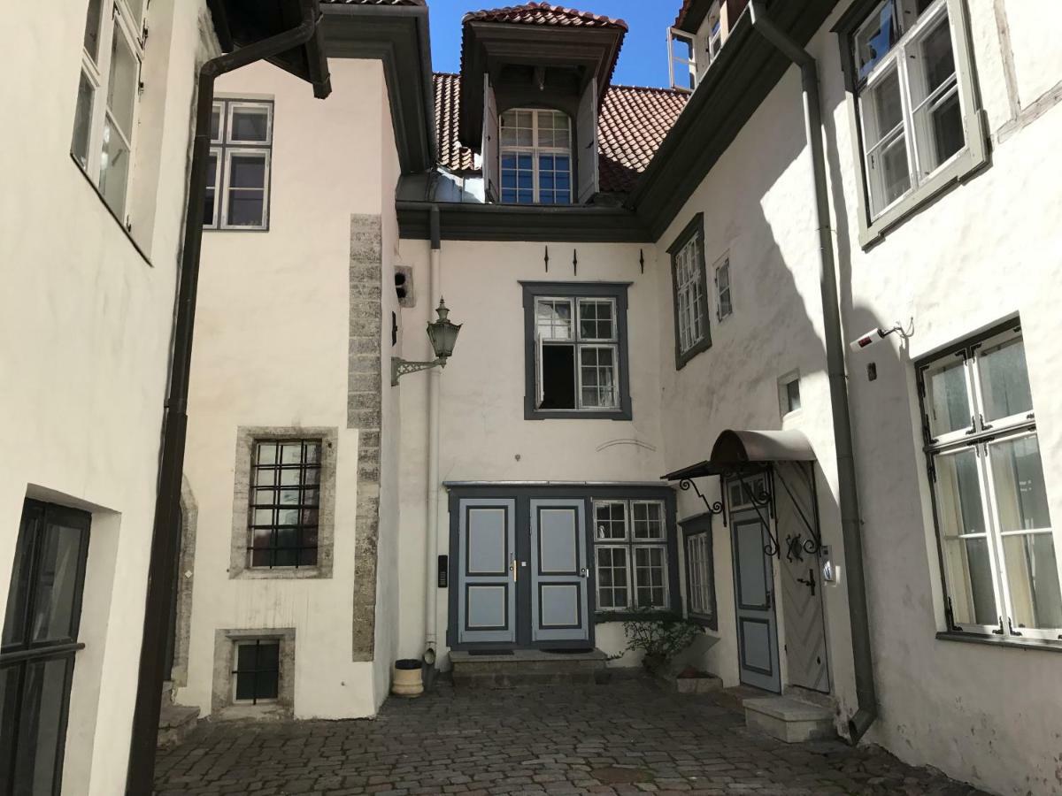 Old Bishop'S House Apartment Tallinn Exterior foto