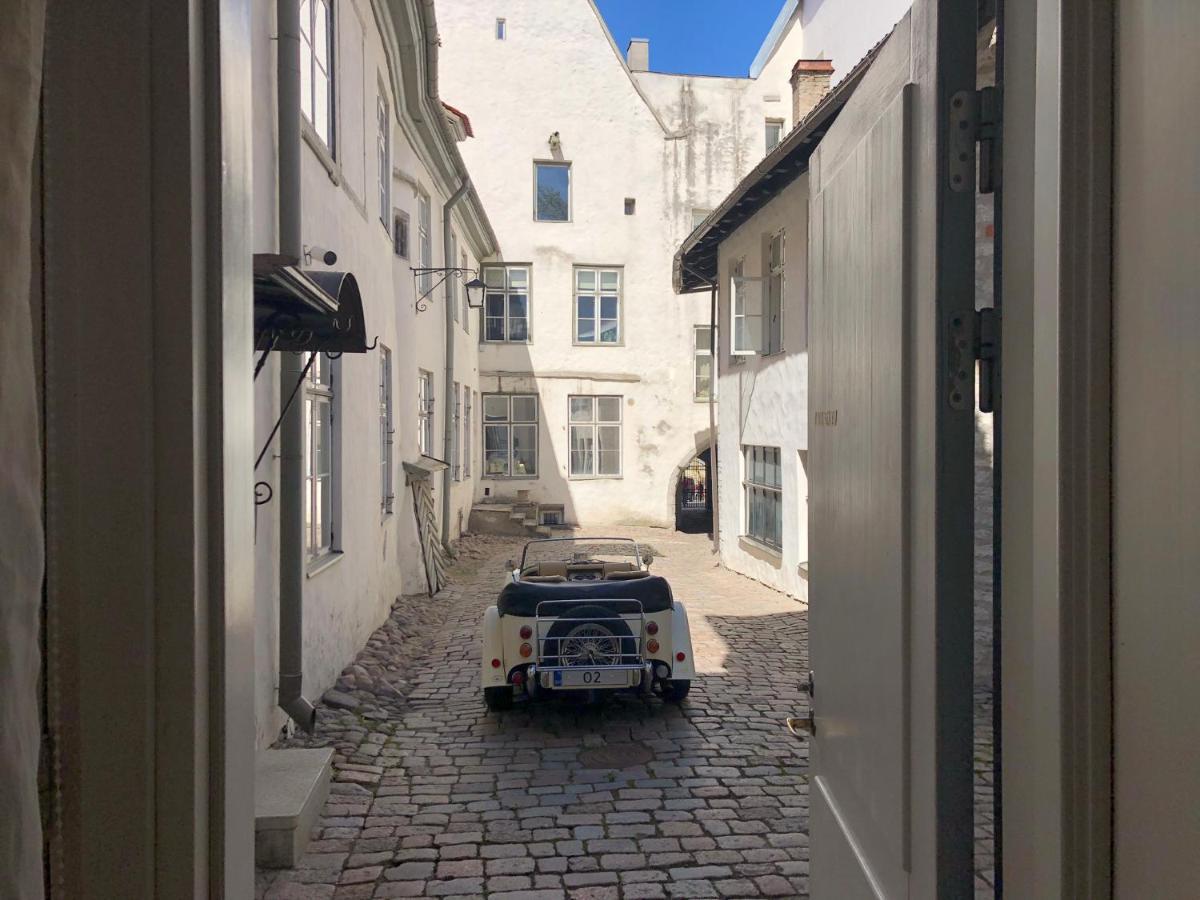 Old Bishop'S House Apartment Tallinn Exterior foto
